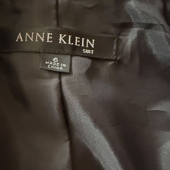 Anne Klein Black Pantsuit With Green & purple Pinstripes Size 6 - Picture 11 of 17